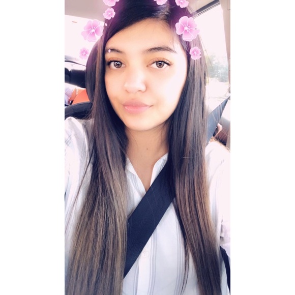 Poshmark profile picture for @grisssy